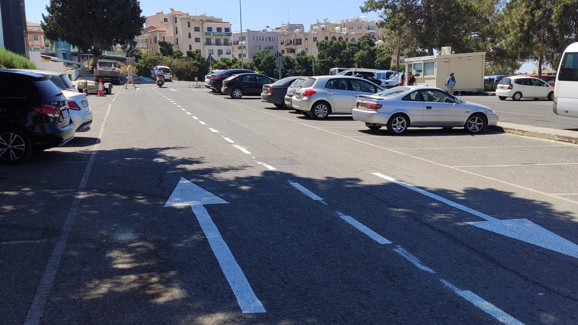 Pafos_road_lines1